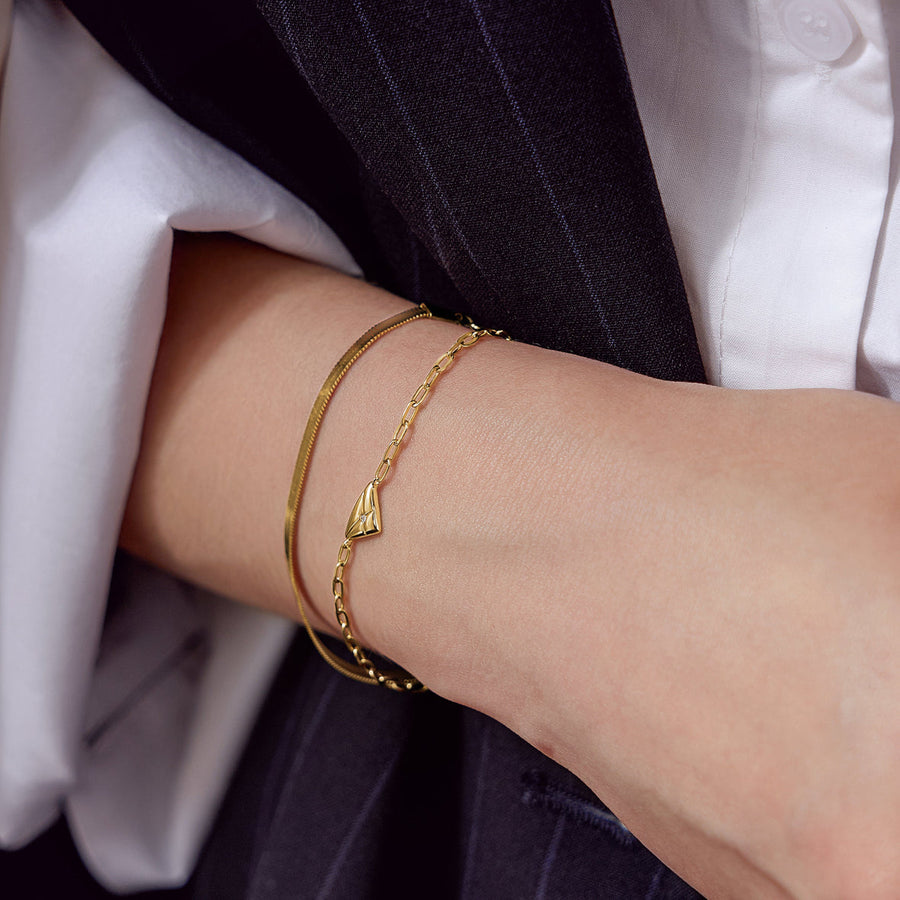 Ania Haie - Gold Triangle Kiss Bracelet