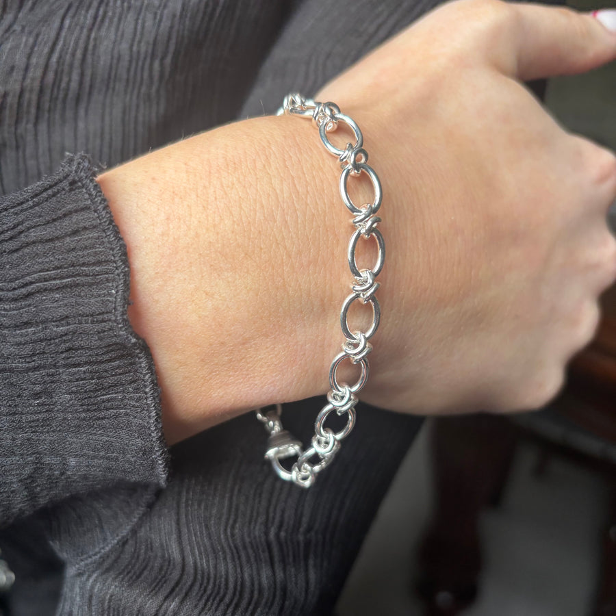 Silver Oval Knot Bracelet