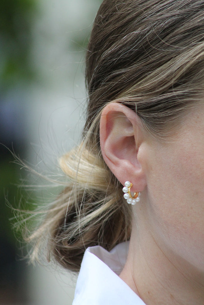Mary-K - Gold Resin Pearl Hoop Earrings